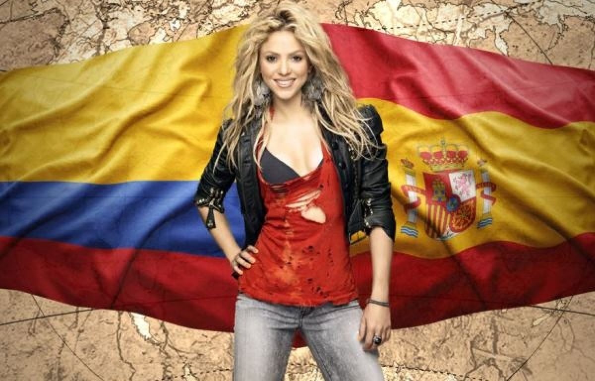 Shakira entre la Selección Colombia y la de España Candela