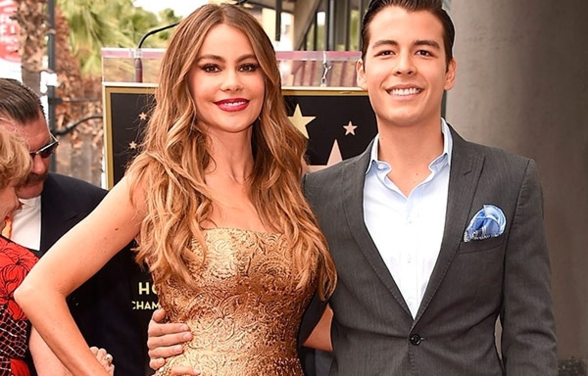hijo de sofia vergara revela edad de la actriz  la pone en aprietos