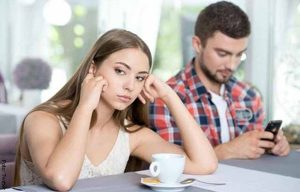 Tres tips para saber si tu pareja sigue enamorada de su ex