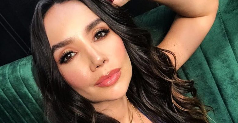 Sensual foto de Paola Jara deja al descubierto sus lunares