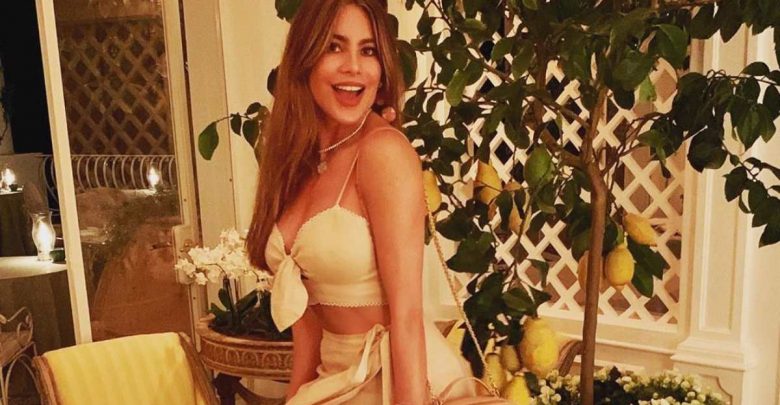 Sofía Vergara cumple 47 años y los celebra en vestido de baño