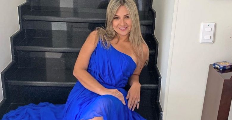 Vicky Dávila desata burlas con filtro de anciana en fotografía