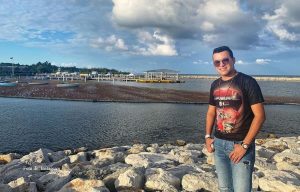 Polémica pinta de la hija de Yeison Jiménez en la playa