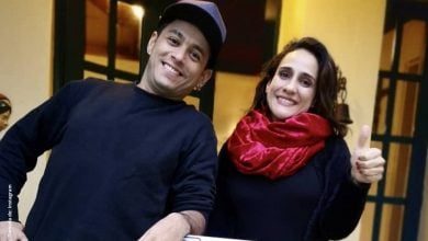 Chichila Navia y Santiago Alarcón lucen sus abdominales