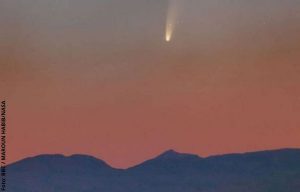 Cómo ver el cometa más brillante en siete años desde Colombia