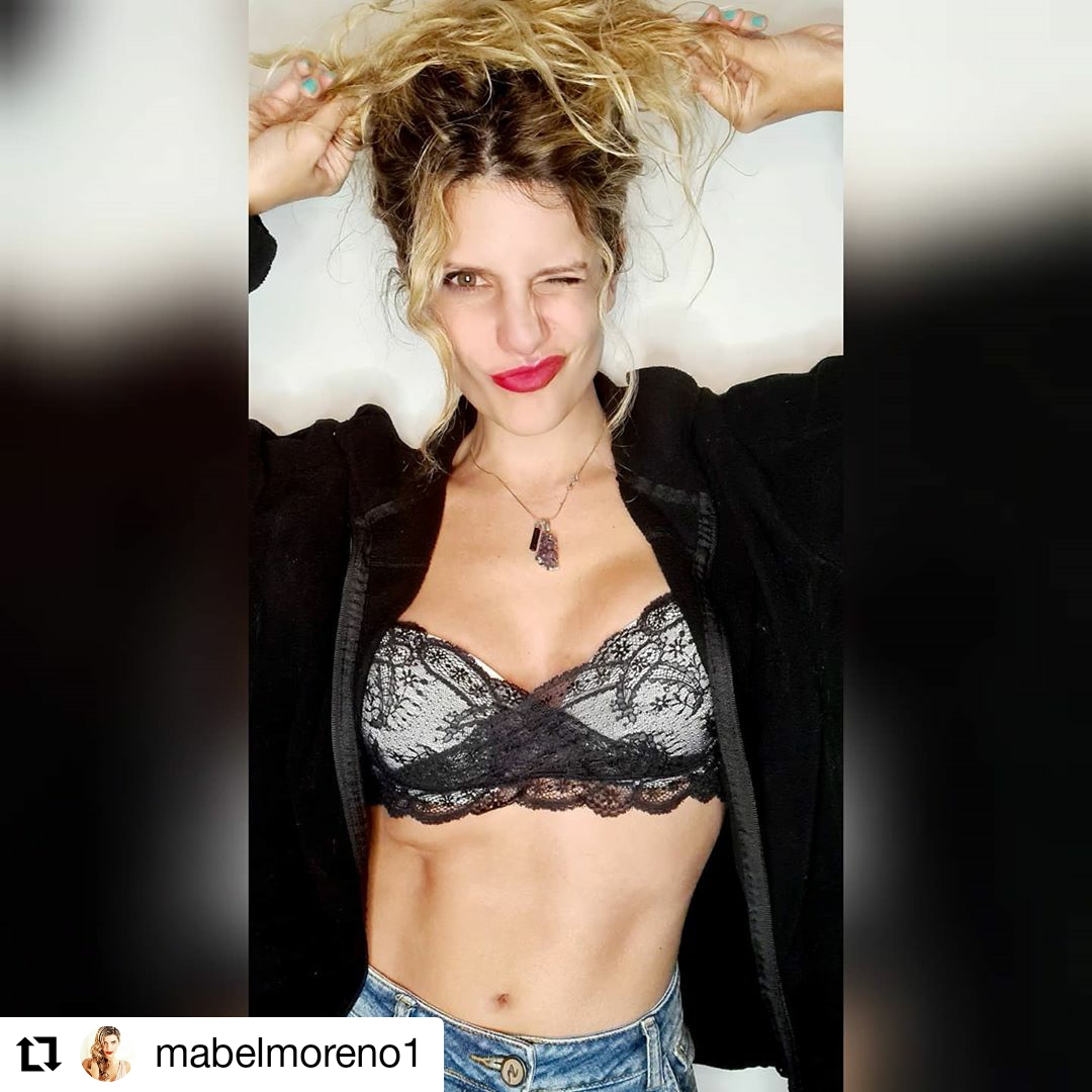 Mabel Moreno se destapó para lucir su tonificada figura