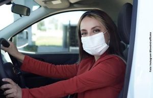 Profesora usó vieja camioneta para darle clases a sus alumnos autistas