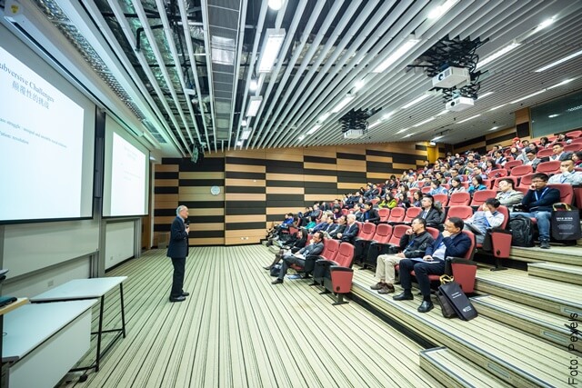 imagen que muestra un auditorio con público
