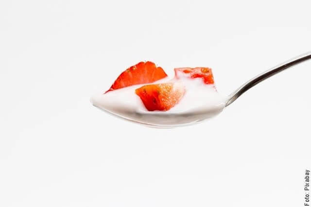 foto de yogurt con fresa