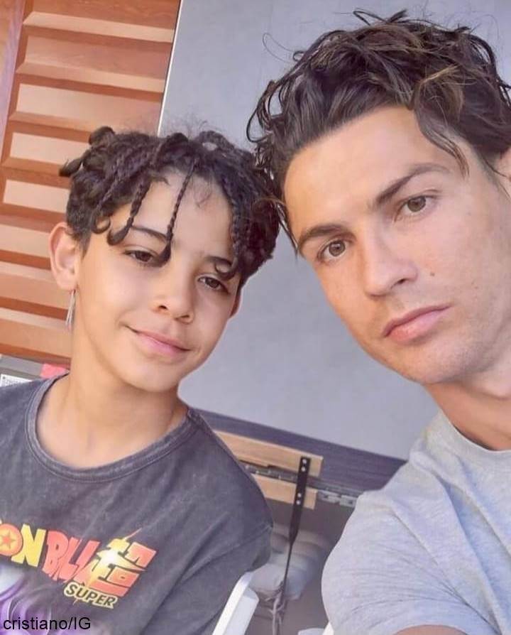 Foto de Ronaldo y su hijo mayor