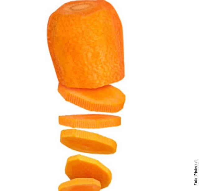 ilustración de una zanahoria cortada