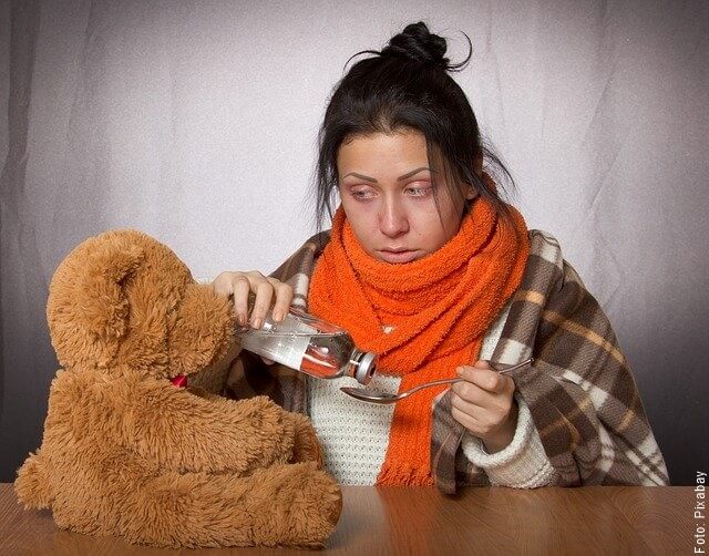 foto de mujer con gripa