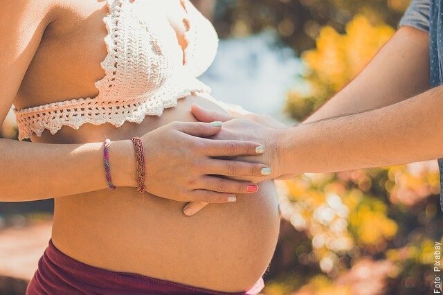 foto de mujer embarazada