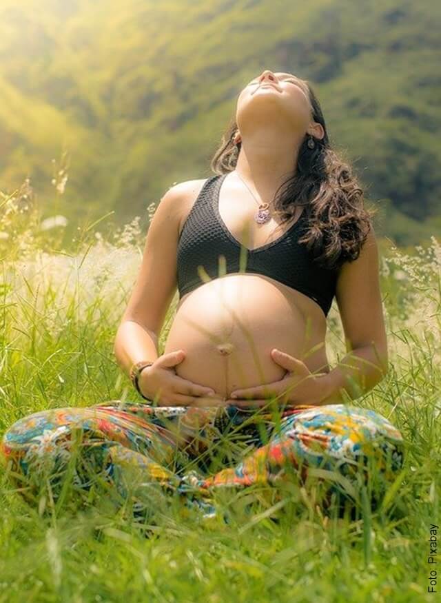 foto de mujer embarazada