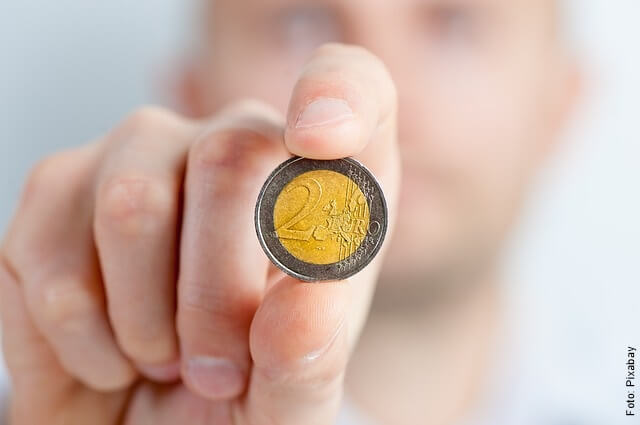 foto de moneda en la mano