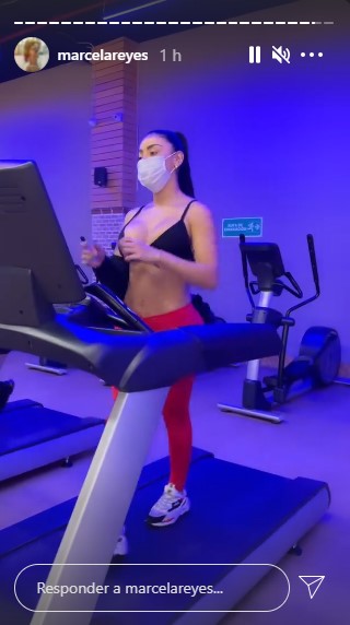 foto de mujer haciendo ejercicio