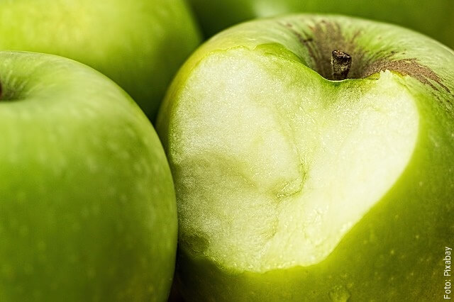 foto de manzanas partidas