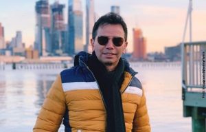Jhonny Rivera cansado con personas que van a su casa a pedirle dinero