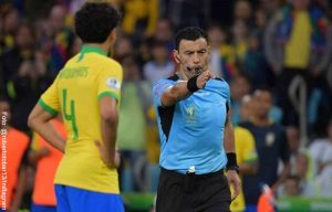 Conmebol castiga a árbitro por no echar a Neymar en partido vs Colombia