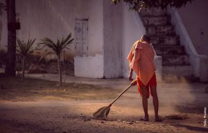 Soñar con barrer, ¿cómo puedes interpretarlo?
