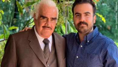 Nietos de Vicente Fernández se tatúan su rostro