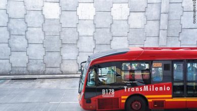 ¡Vuelve y juega! Rumba en Transmilenio con canciones de Karol G