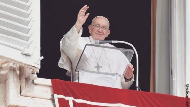 El papa Francisco fue hospitalizado por infección pulmonar