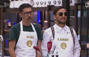 Juan Pablo Barragán y Jairo Ordóñez se besaron en 'Master Chef' 2023