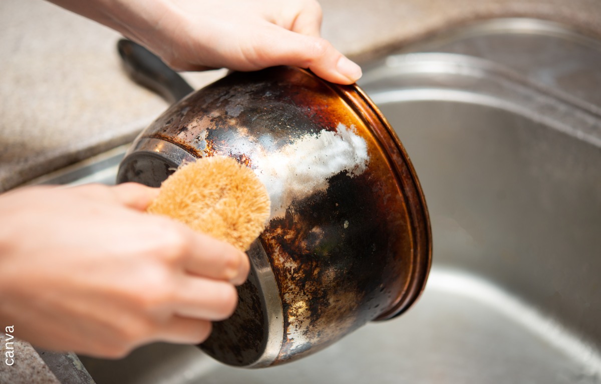 Cómo limpiar una olla quemada y dejarla como nueva
