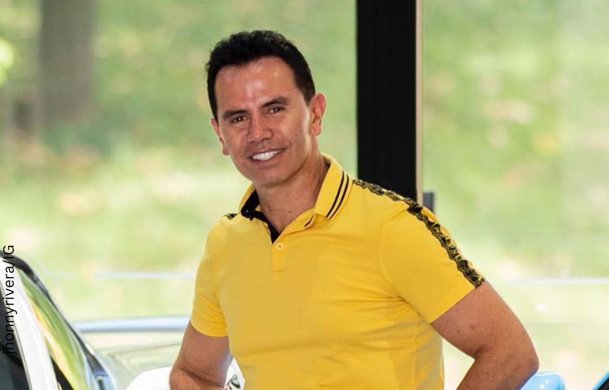 A Jhonny Rivera lo confundieron con otro cantante. ¿Se parecen? Candela
