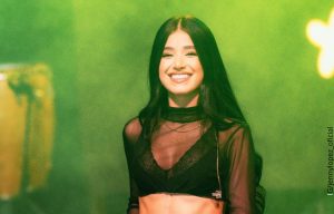 ¿Sabías que era tan joven? Esta es la edad de Jenny López, novia de Jhonny Rivera