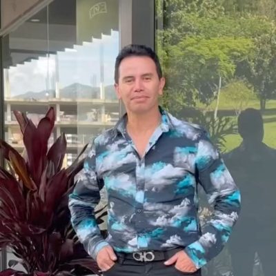 abuelita enamorada de Jhonny Rivera