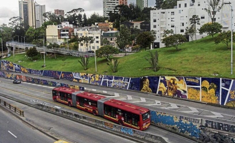 Arte por Bogotá para embellecer los paraderos del SITP
