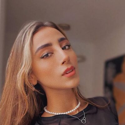 Beba del Desafío XX cantando