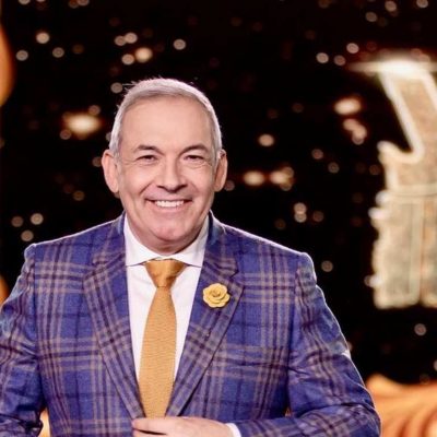 Beso de Cesar Escola con invitada en Yo Me Llamo