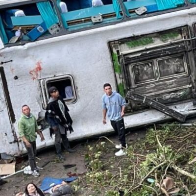 Bus cayó a un abismo en la vía Pasto-ipiales