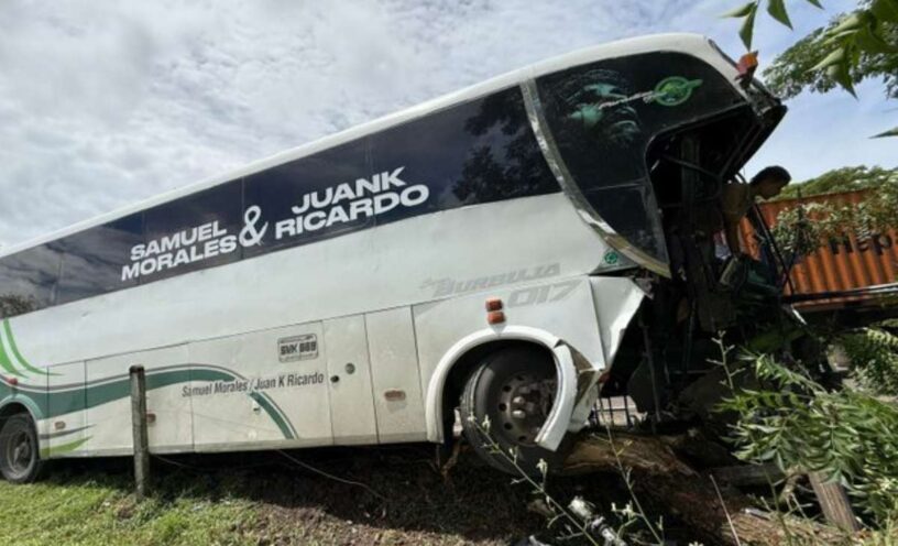 se accidentó el bus del hijo de Kaleth Morales