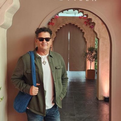Carlos Vives cantó en un avión