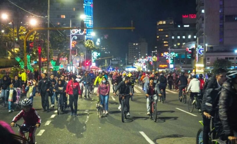 Ciclovía Nocturna en Bogotá 2024