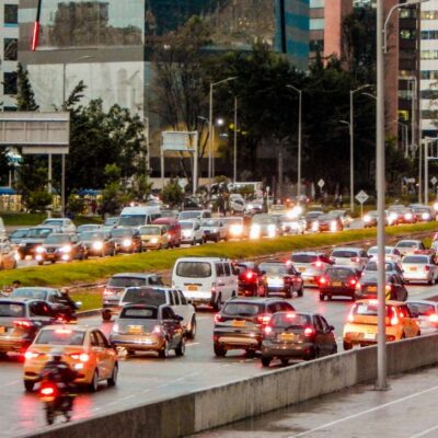 cierre vial en la autopista norte hoy 30 agosto