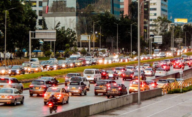 cierre vial en la autopista norte hoy 30 agosto