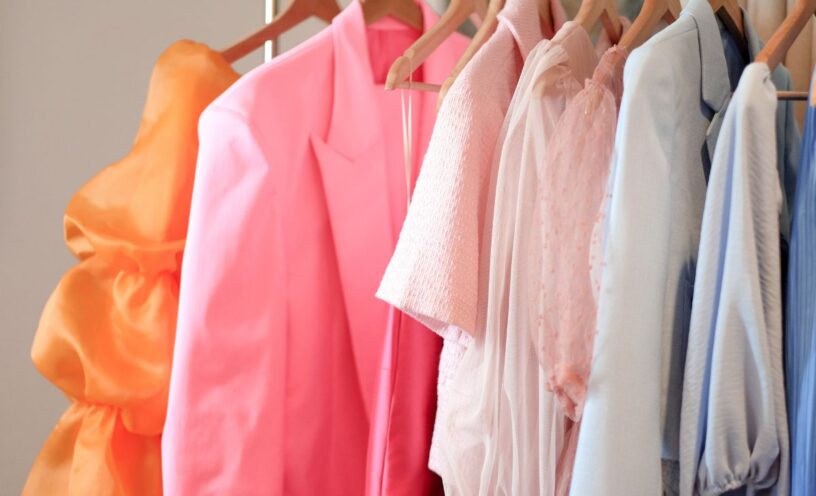 Cómo quitar el olor a humedad de la ropa