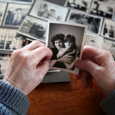 cómo retocar fotos viejas con IA