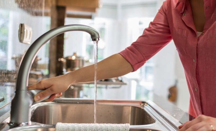 Cuáles son los estratos que menos ahorran agua en Bogotá