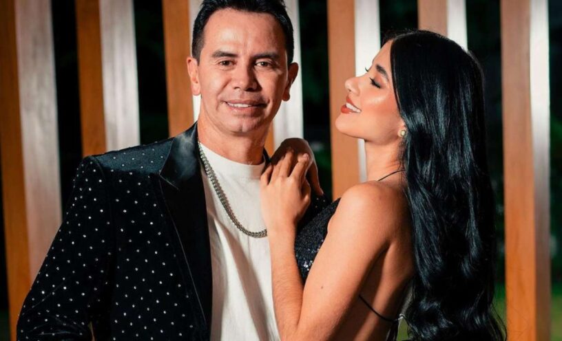 cuanto cuesta el nuevo carro de la novia de jhonny rivera