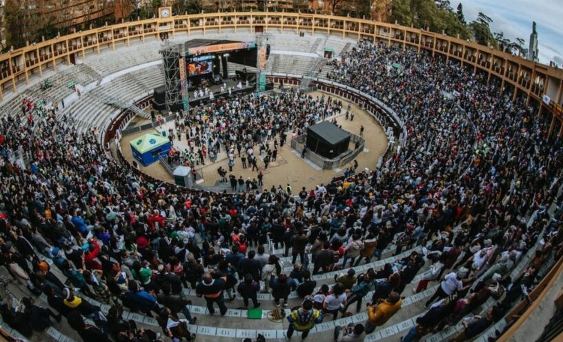desfile de comparsas en Bogotá para el 31 de agosto