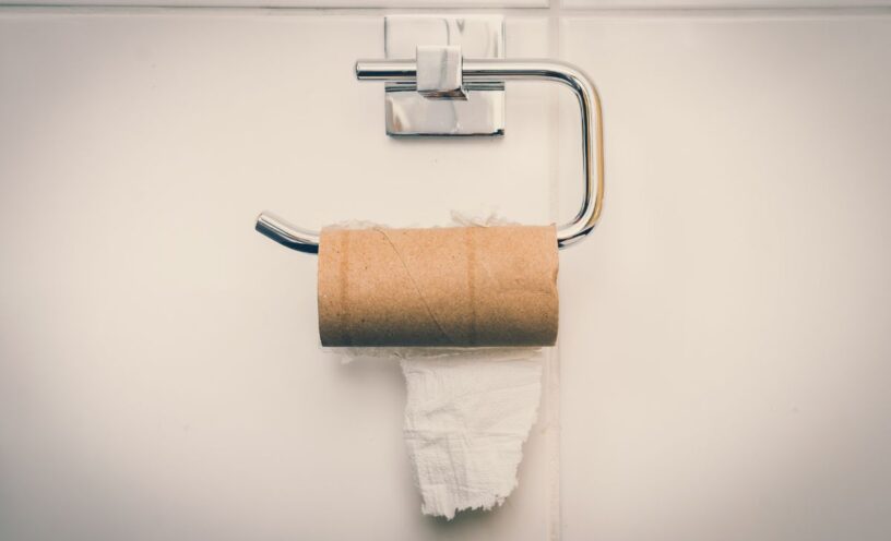 ¿El papel higiénico se bota en el sanitario o en la caneca de basura? Esto dijo el Acueducto de Bogotá