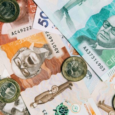 En qué puedo invertir mi dinero para multiplicarlo en Colombia