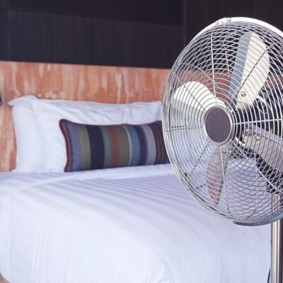 ¿Es malo dormir con el ventilador prendido?