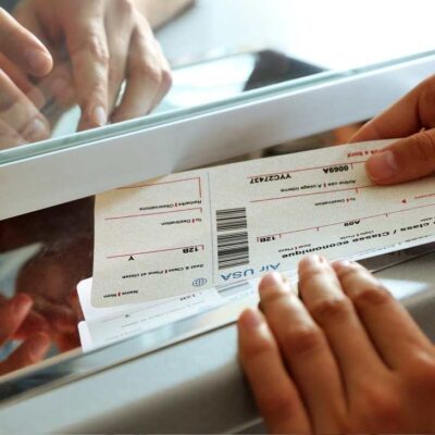 El mejor día para comprar tiquetes baratos según la IA